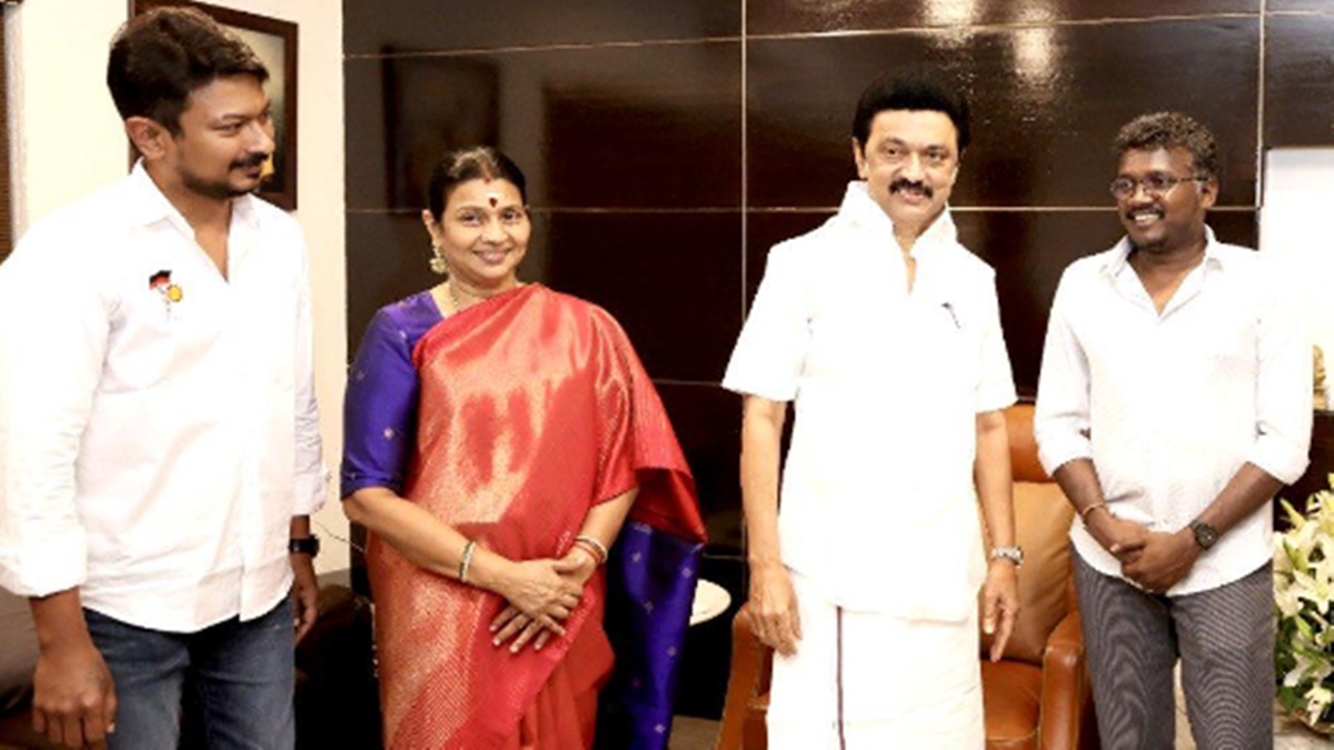 M K Stalin watching Vaalai Movie in America