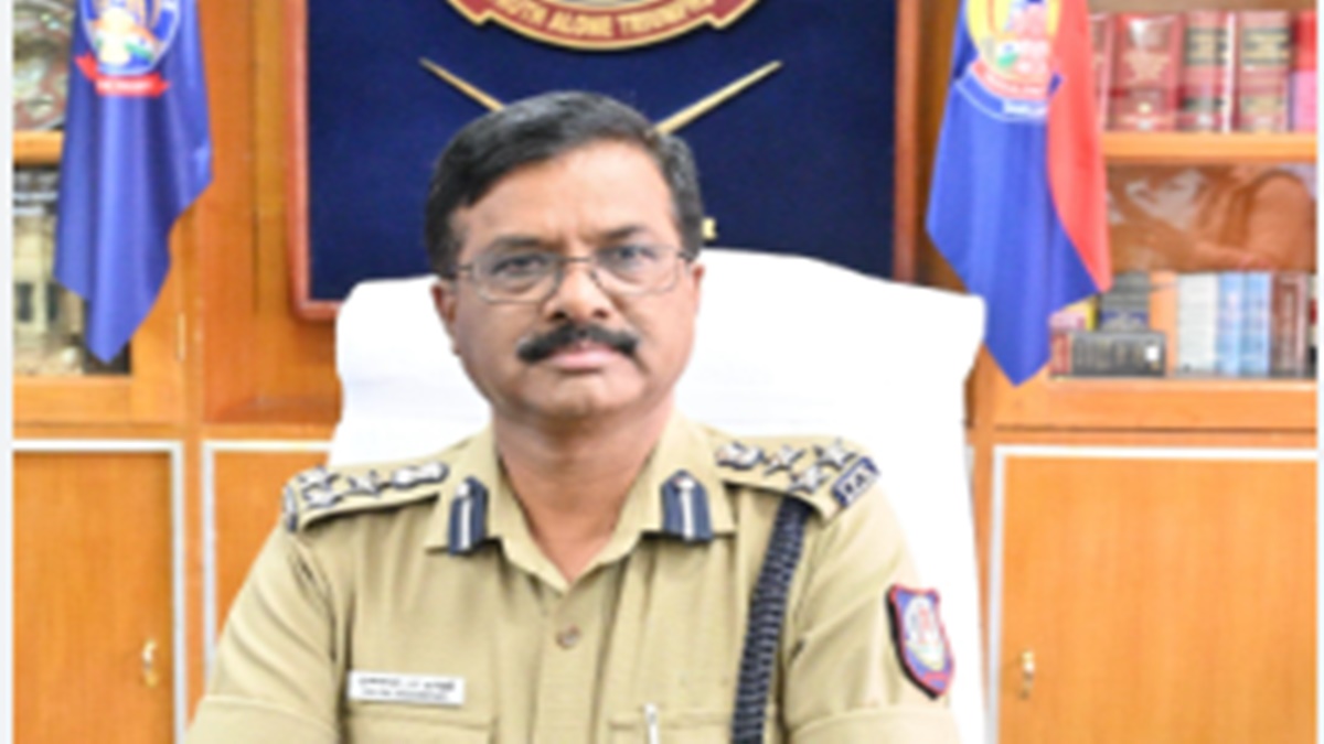 Tirunelveli District DSP Pa Murthy warns against gay dating apps