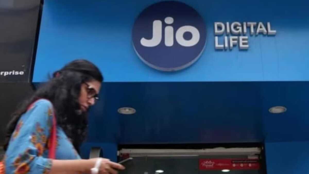 jio users rejoice with 336 days of validity for less than rs 1-000