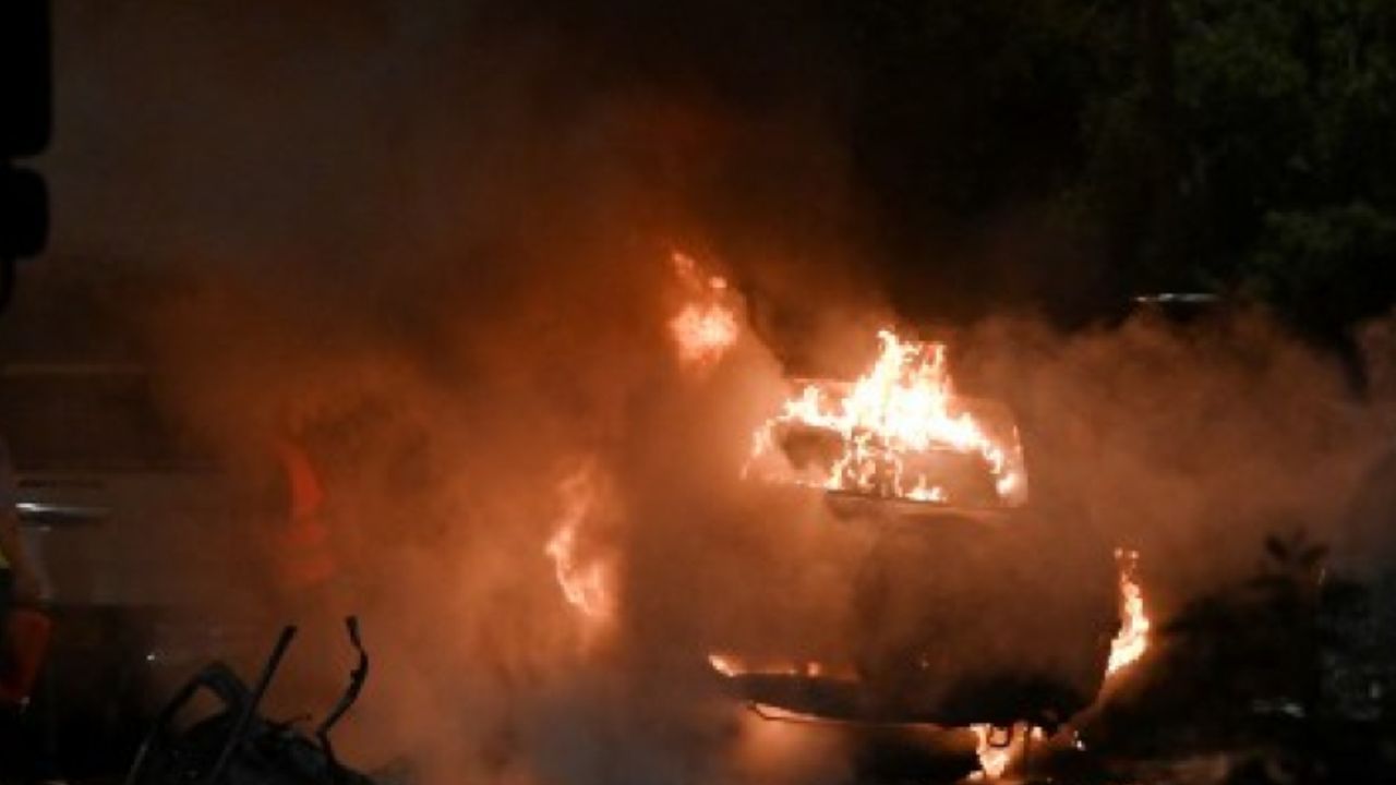 Two killed in Pakistan bomb blast