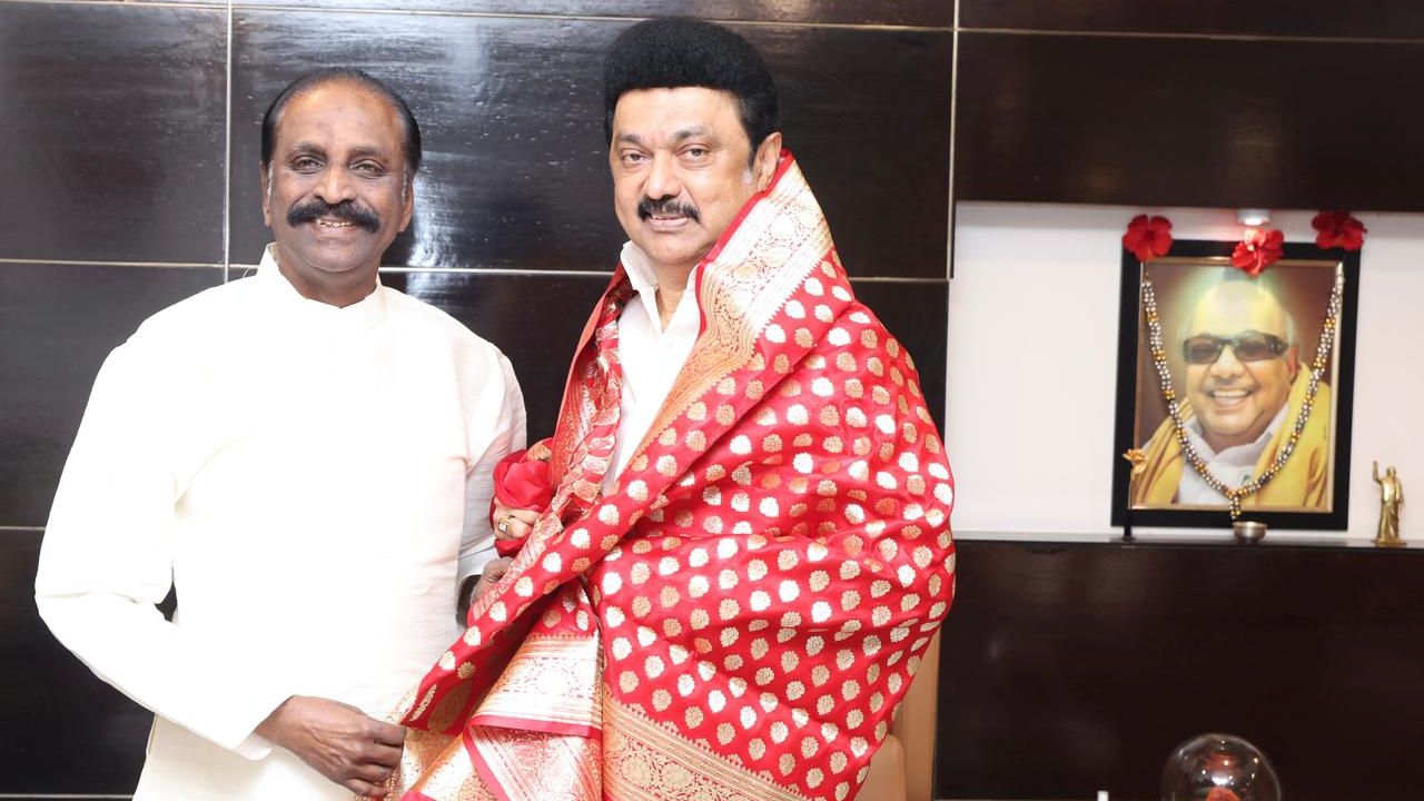 Vairamuthu met Stalin in Chennai today