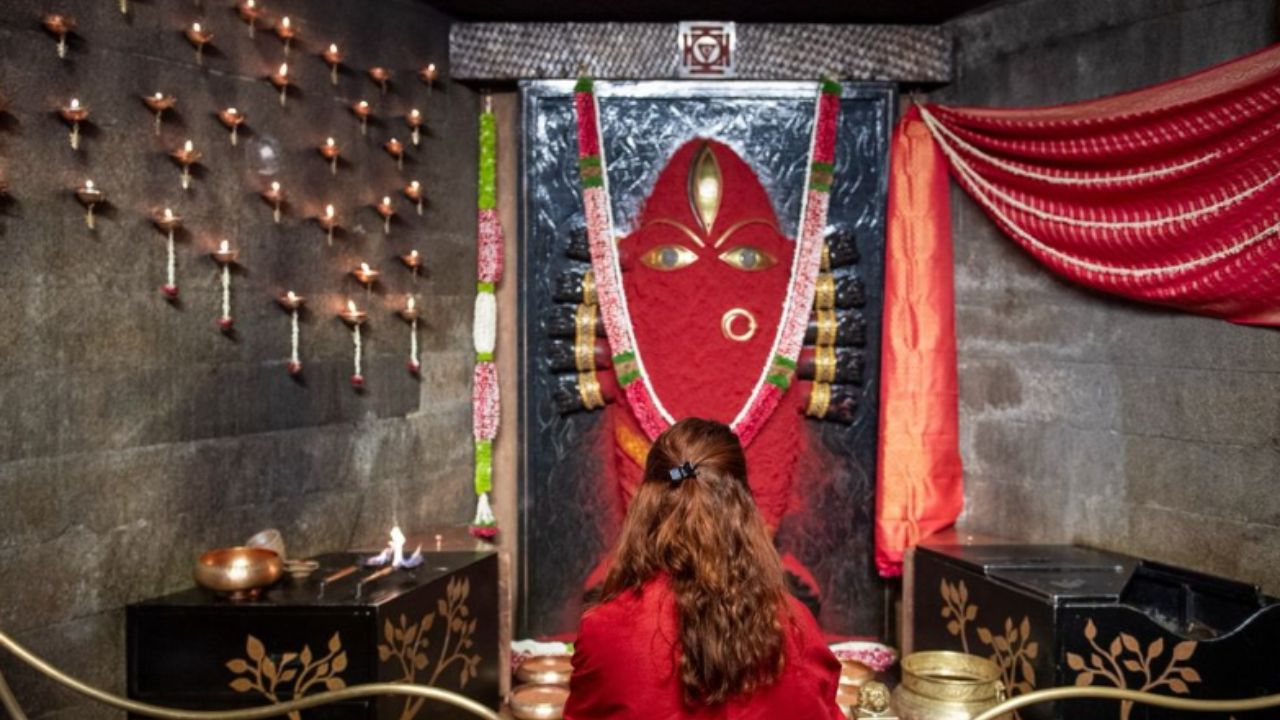 Actress Samantha worship Devi on the occasion of Navratri