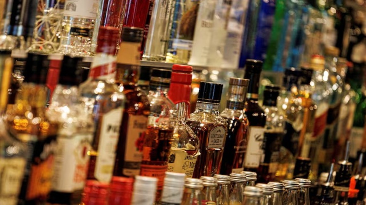 ban on sale of packet liquor in puducherry