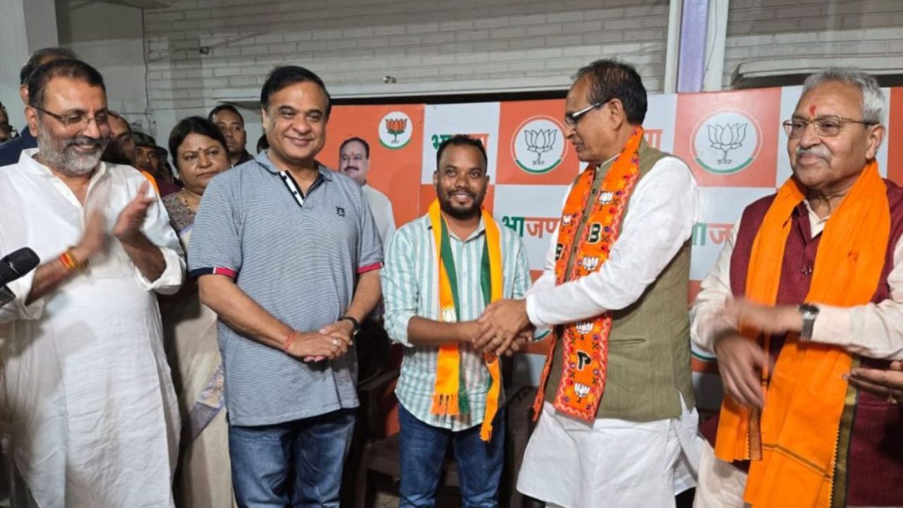 Jharkhand Hemant Sorens election proposer joins BJP