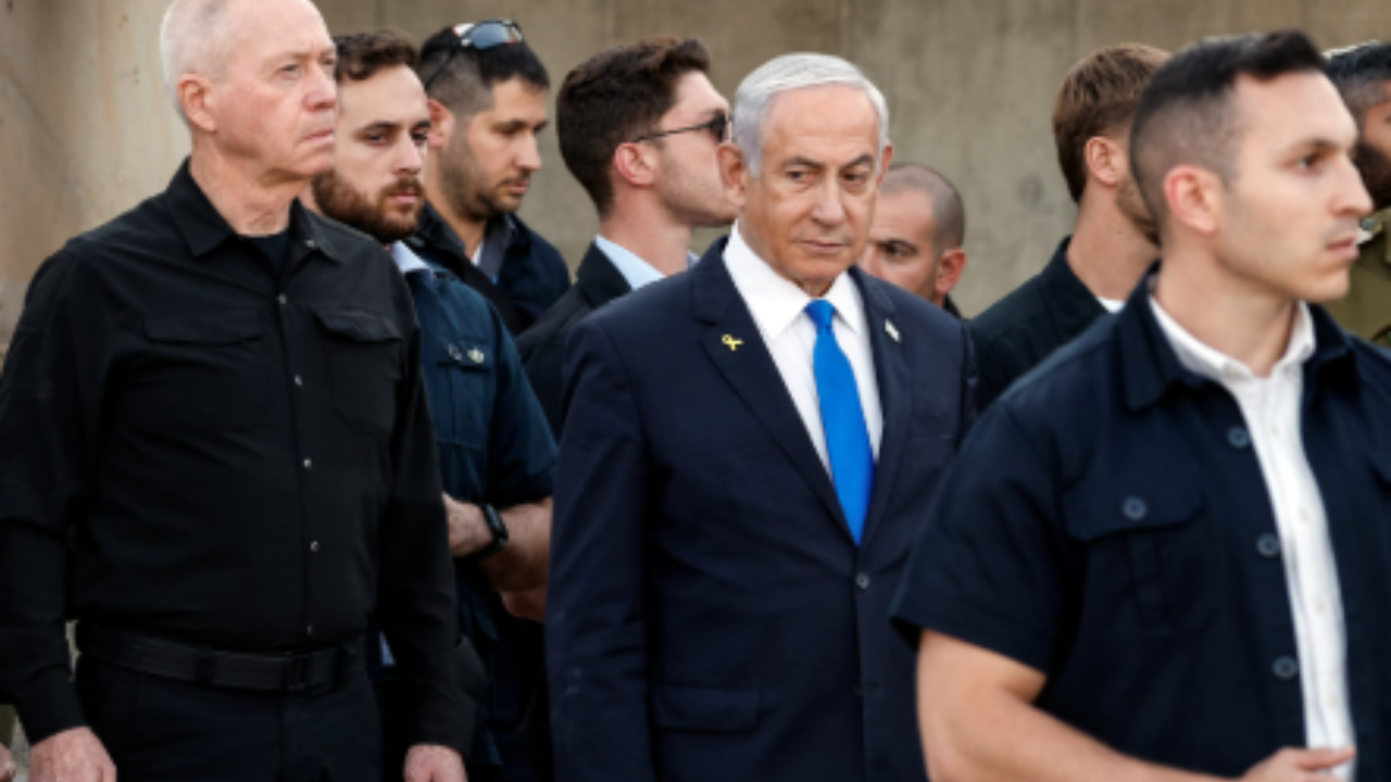 flash bombs fired into garden of benjamin netanyahu home