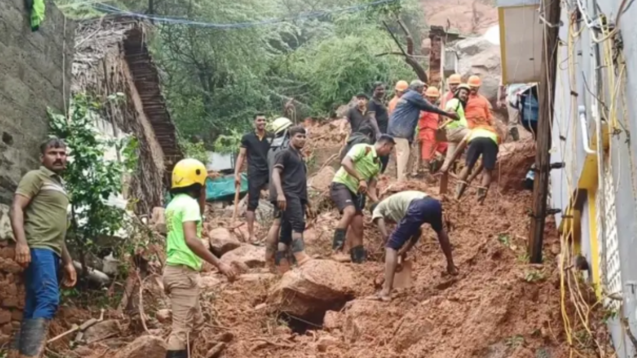 7 people are trapped in a landslide in Tiruvannamalai.