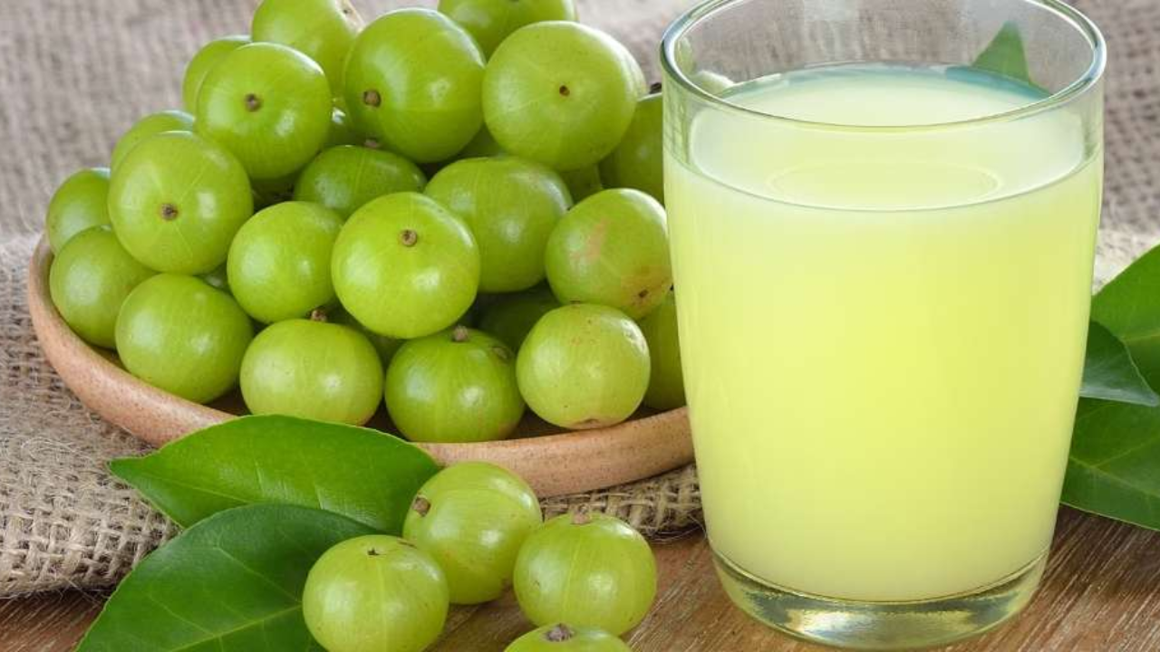 health benefits of drinking glass of amla juice on an empty stomach