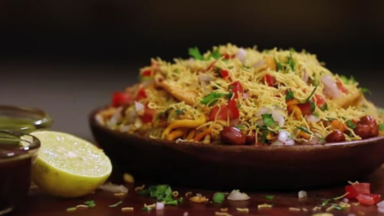 How to make Roadside Bhel Puri Recipe at home