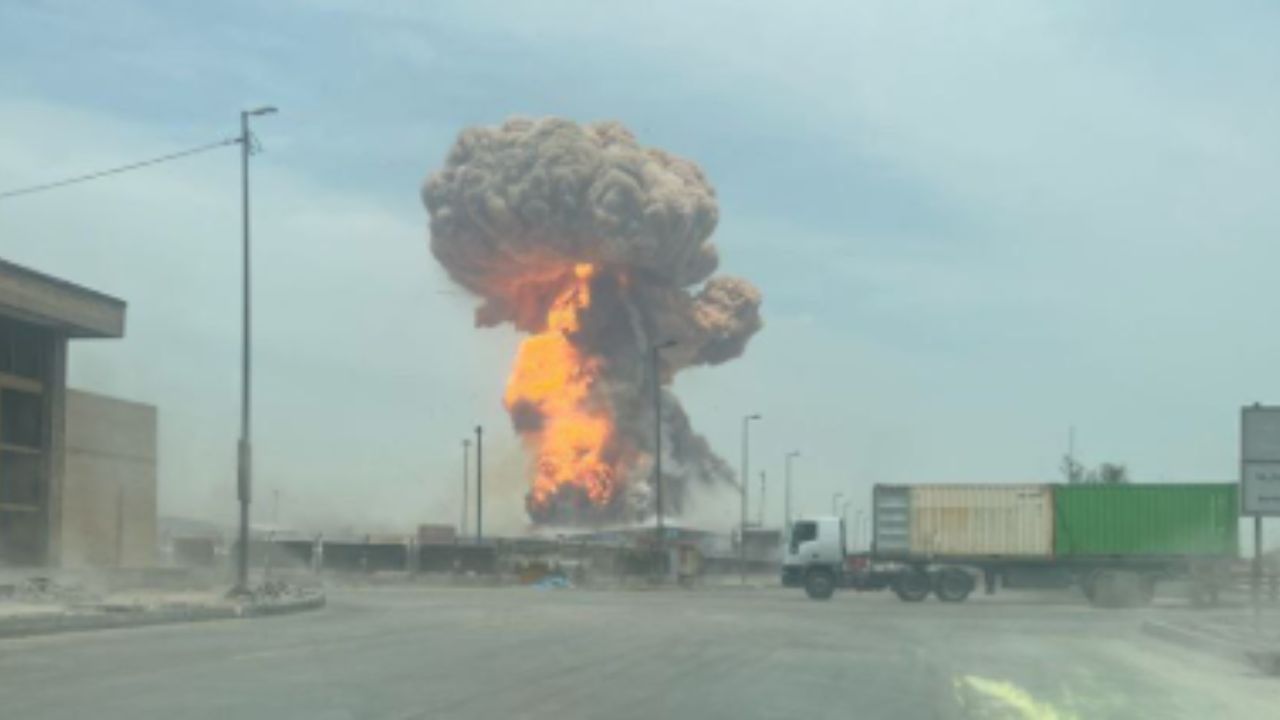 Massive explosion hits the Iranian port of Bandar Abbas