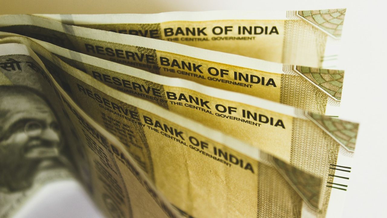 SBI include 4 banks that are still offering special FDs