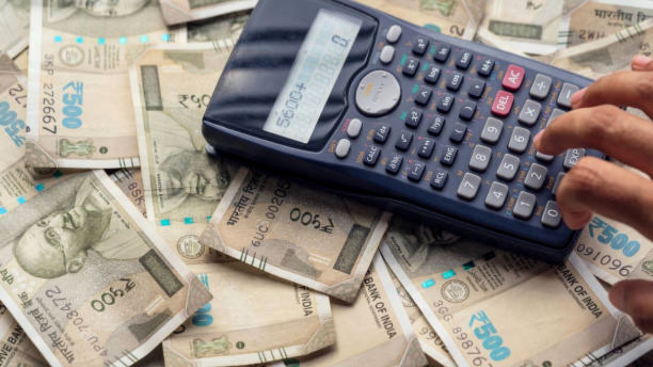 How much return will you get in 30 years if you invest Rs 20 lakh in a mutual fund scheme