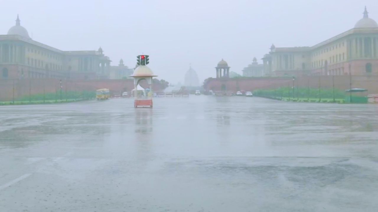 IMD Warns Of Heavy Rainfall Thunderstorms In Delhi