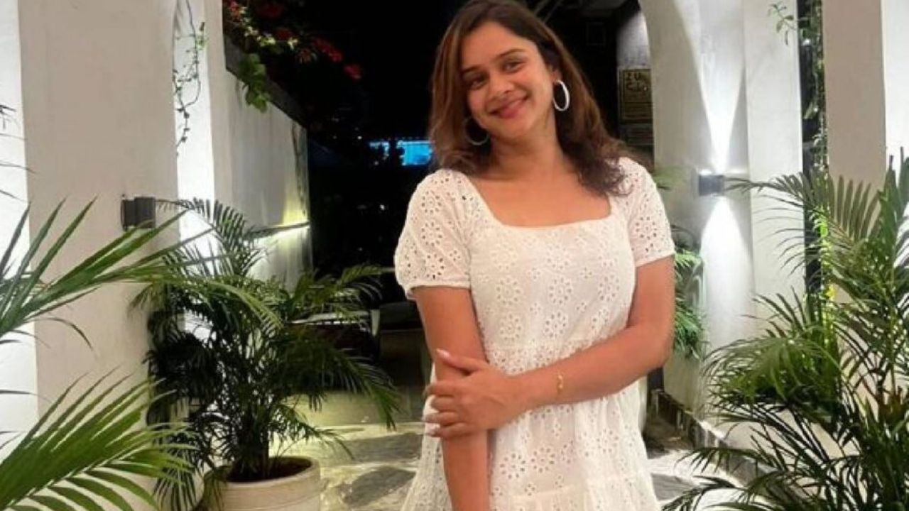 தெலுங்கு தொகுப்பாளினி ஸ்வெட்சா