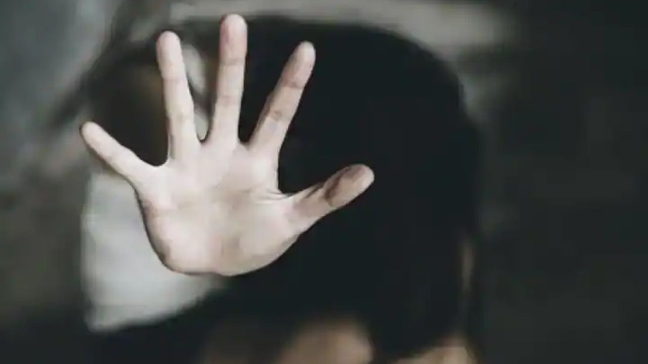 Police who molested a woman in Tiruvannamalai