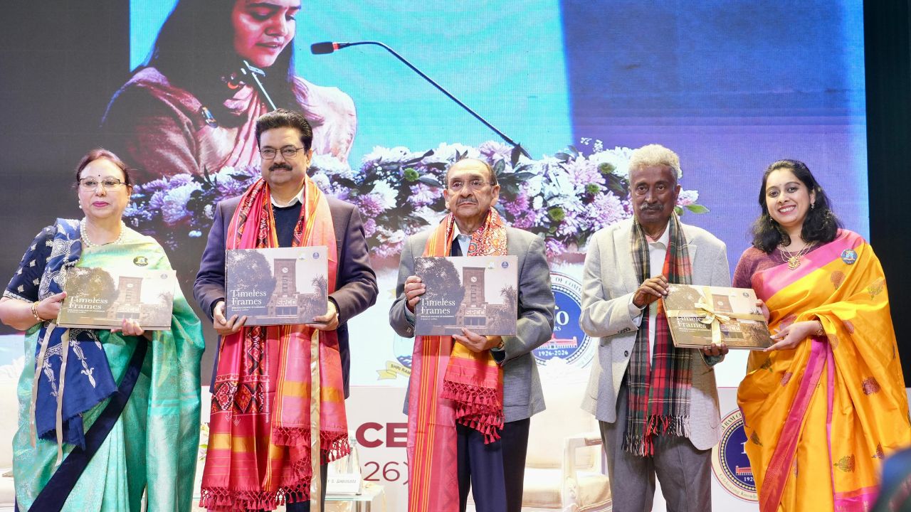 புதுடெல்லியில், எஸ்.ஆர்.சி.சி விழா நடைபெற்றது.
