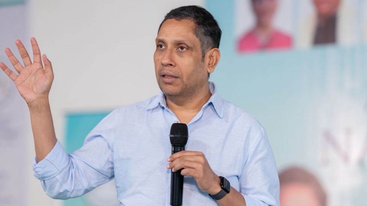 பிரவீன் சக்கரவர்த்தி 
