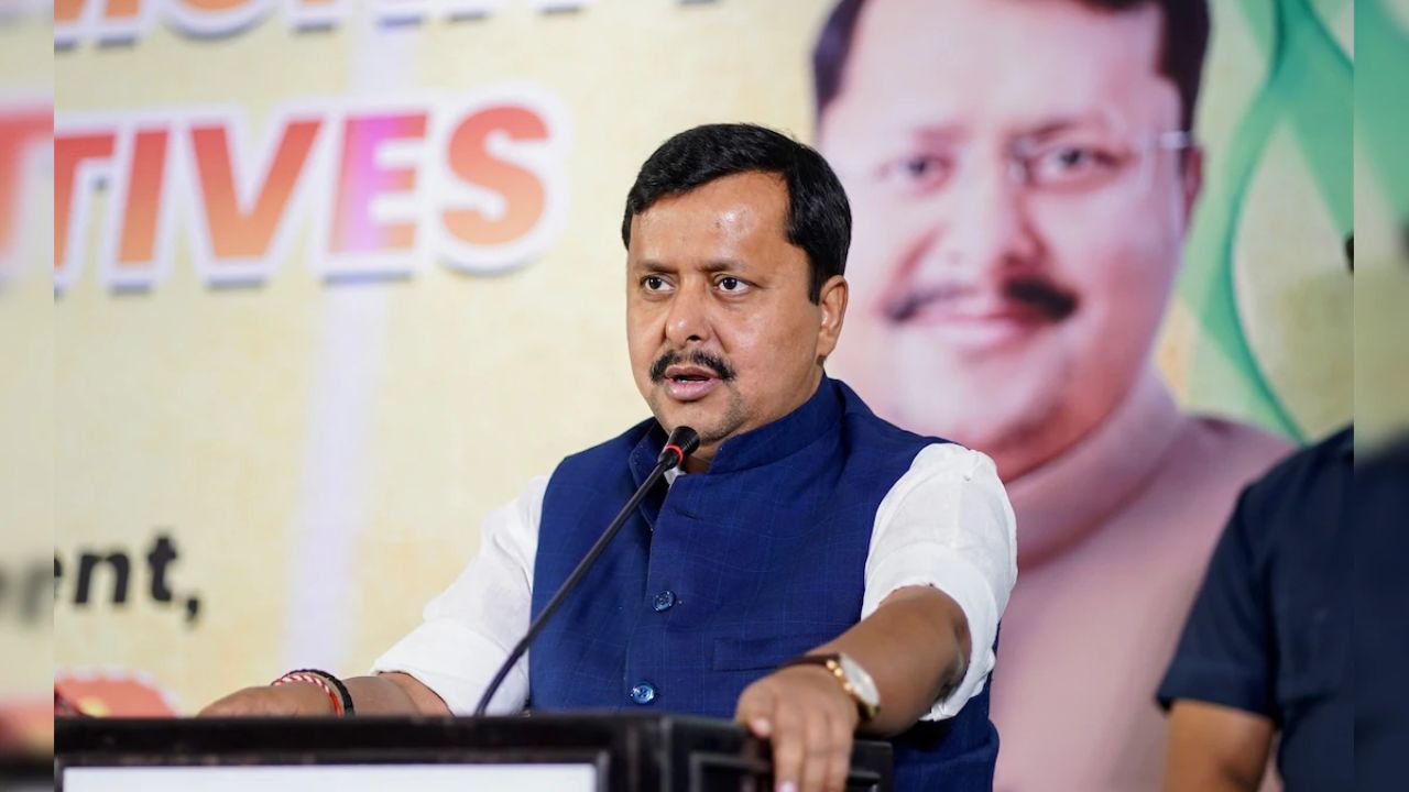 பாரதிய ஜனதா கட்சியின் தேசிய தலைவர் நிதின்
