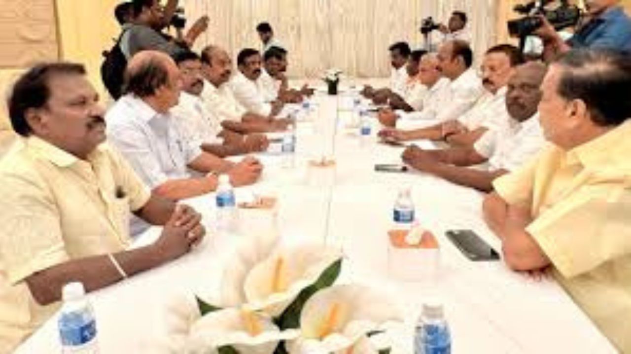 புதுச்சேரியில் திமுக, காங்கிரஸ் பேச்சு வார்த்தை