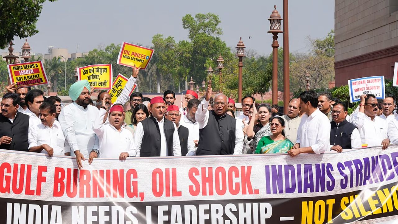 நாடாளுமன்றத்தில் எதிர்க்கட்சிகள் வெளிநடப்பு
