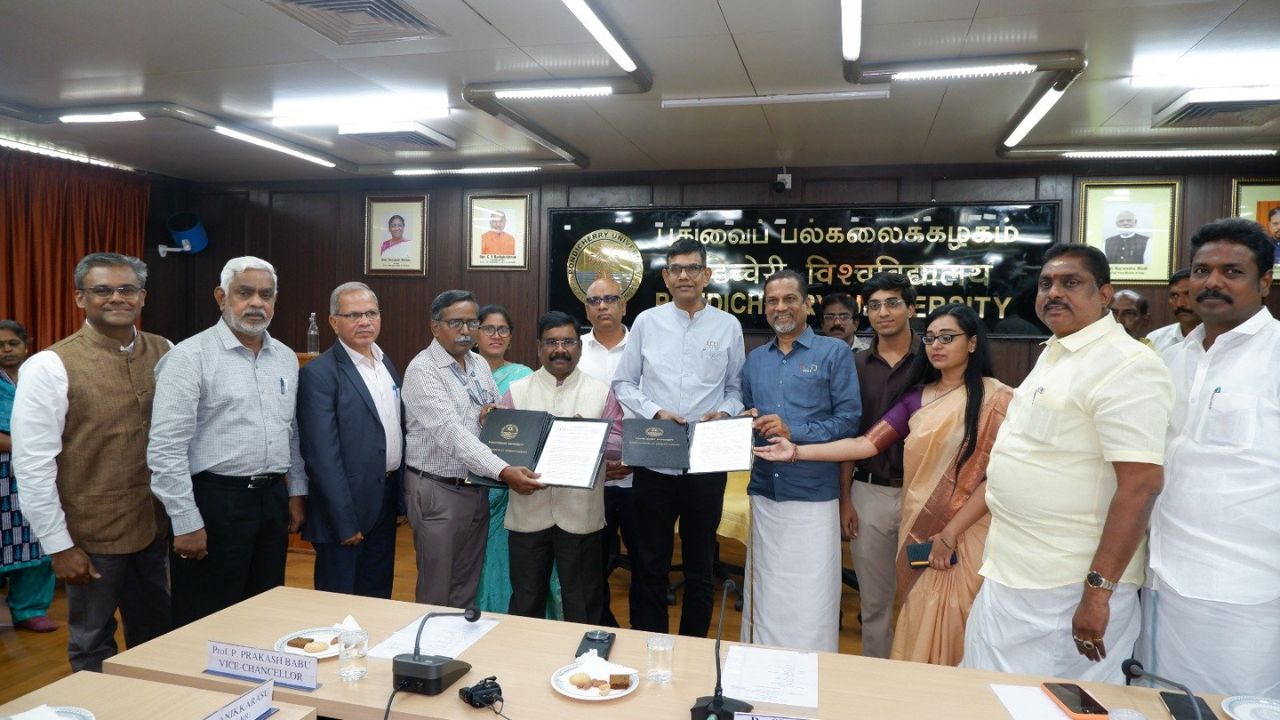 பாண்டிச்சேரி பல்கலைக்கழகம் மற்றும் ZOHO நிறுவனம் புரிந்துணர்வு ஒப்பந்தம்