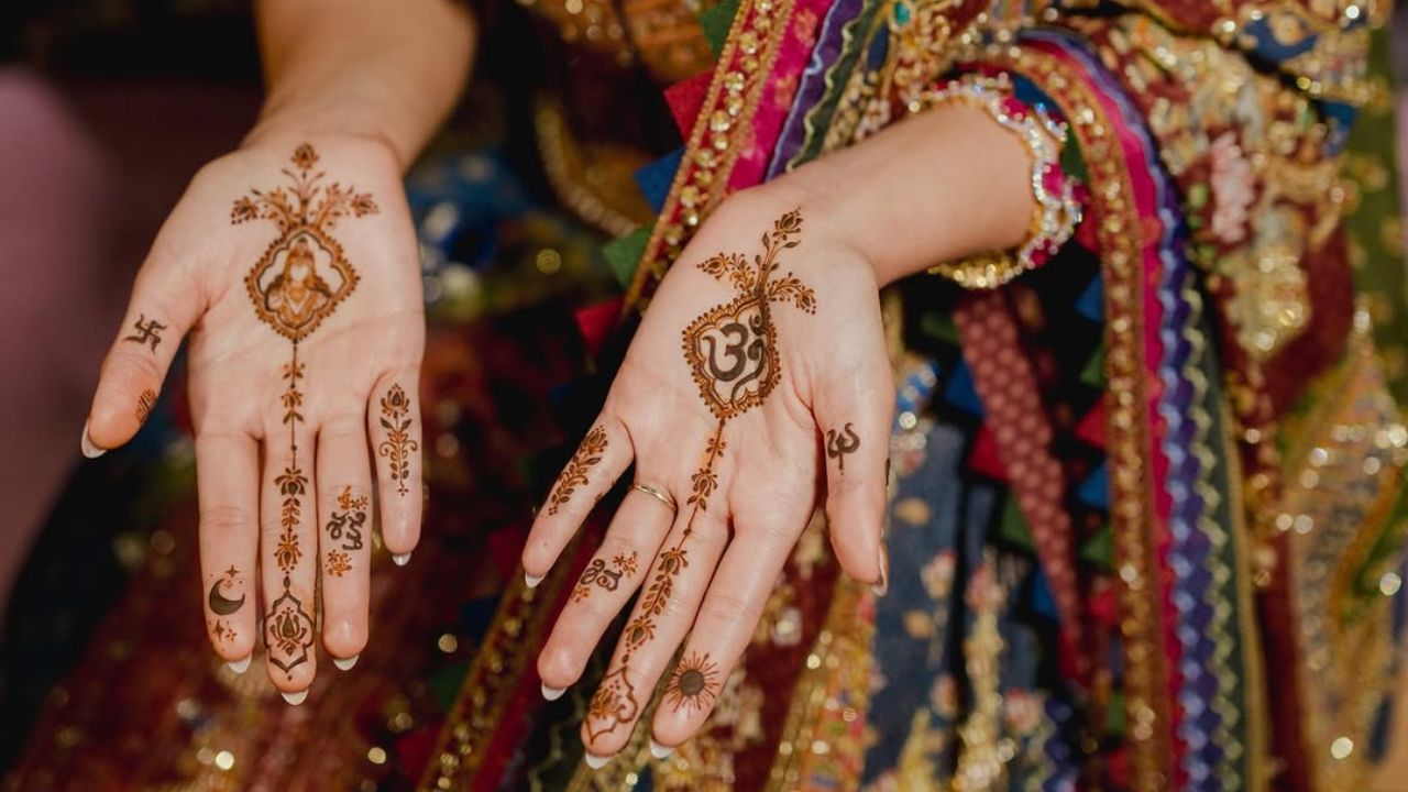 ராஷ்மிகா விஜய் தேவரகொண்டா மெஹந்தி புகைப்படங்கள் 