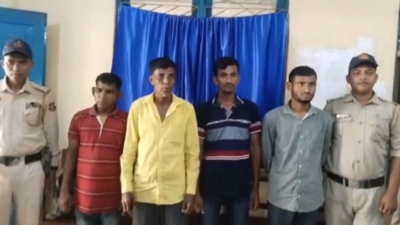 14 Bangladeshis Detained