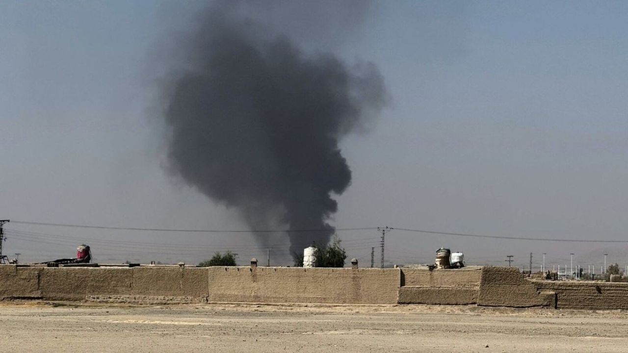 பாகிஸ்தான் ராணுவத் தாக்குதலில் 7 பேர் உயிரிழப்பு
