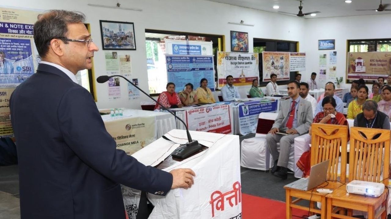 ரிசர்வ் வங்கி ஆளுநர் சஞ்சய் மல்ஹோத்ரா