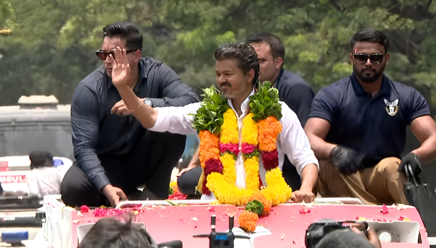 தவெக தலைவர் விஜய் 