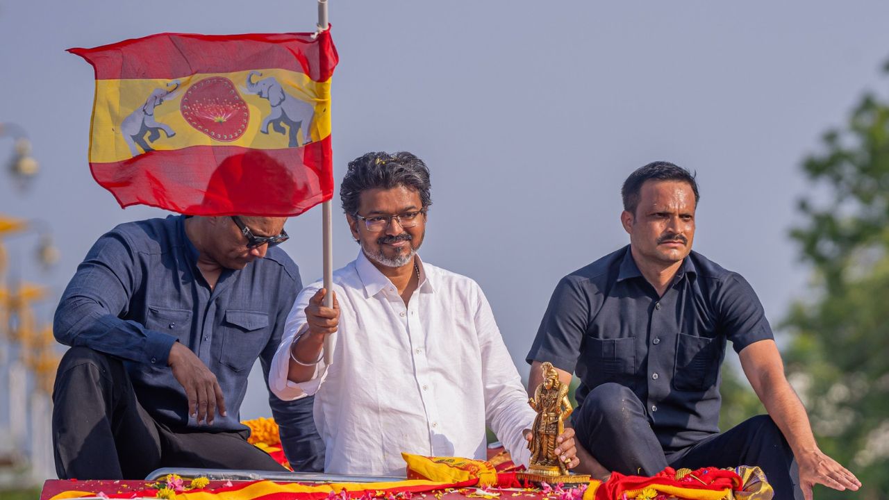 தவெக தலைவர் விஜய் 