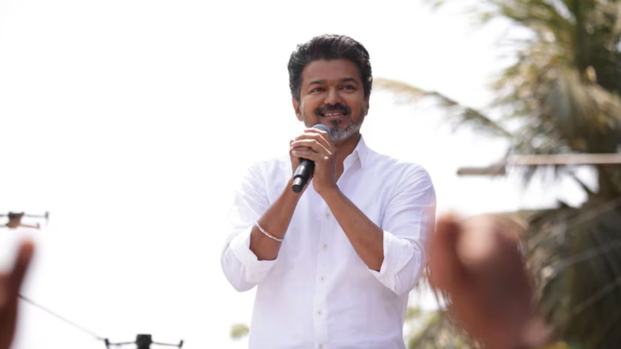 தவெக தலைவர் விஜய்