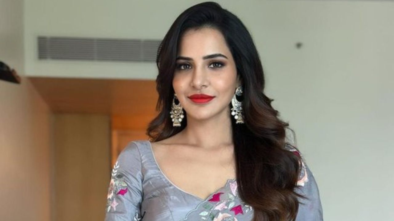 தெலுங்கு நடிகை ஆஷு ரெட்டி