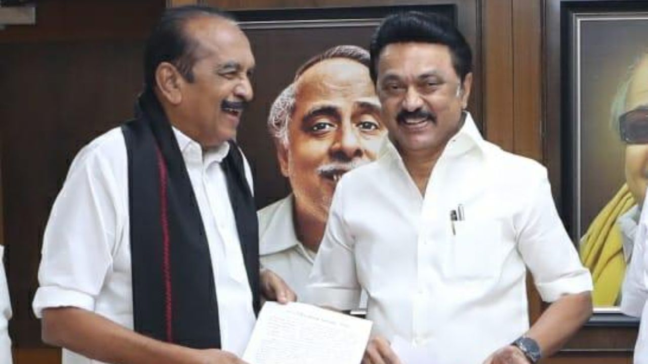 மு க ஸ்டாலின் உடன் வைகோ
