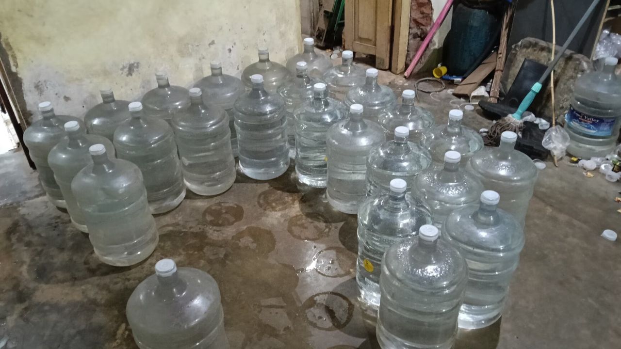 தண்ணீர் கேன்
