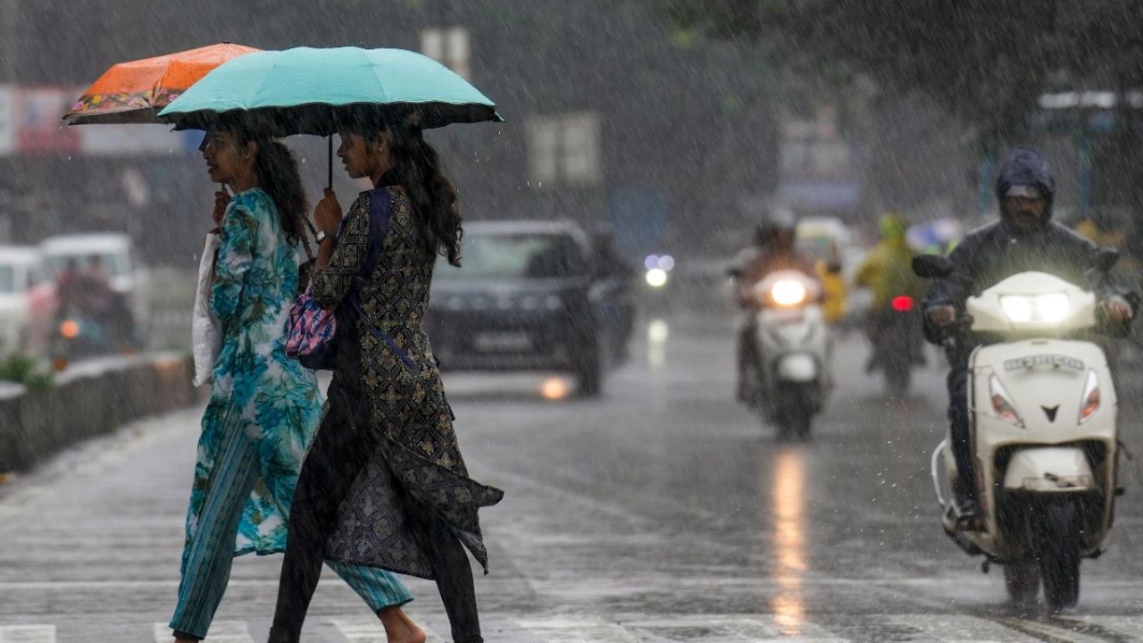 IMD Issues Yellow Alert for Delhi Rain and Thunderstorms