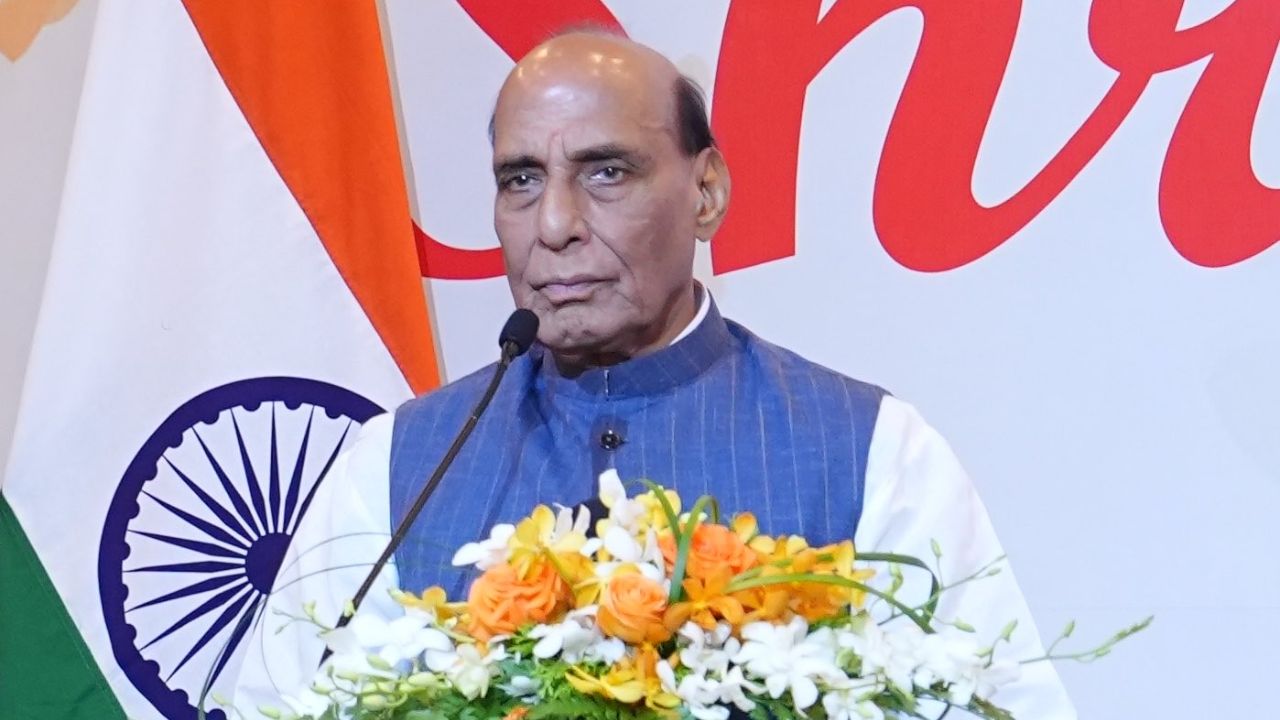 பாதுகாப்புத் துறை அமைச்சர் ராஜ்நாத் சிங்
