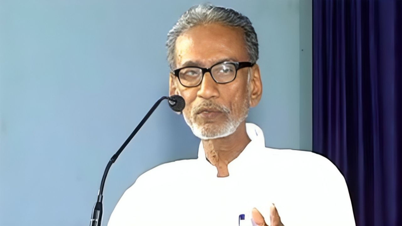 உலகத் தமிழர் பேரமைப்புத் தலைவர் பழ. நெடுமாறன்
