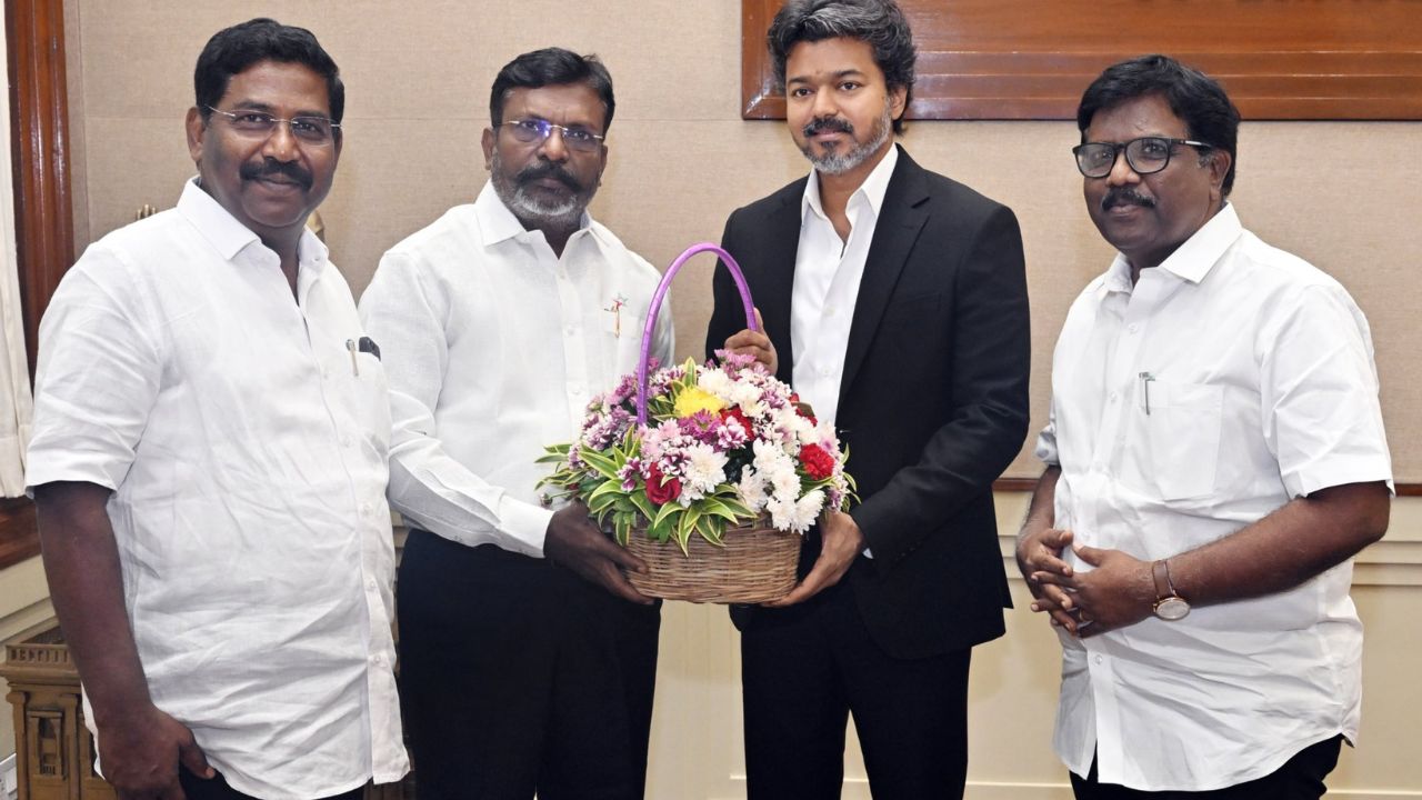 முதலமைச்சர் விஜய்யுடன், வி.சி.க தலைவர் தொல். திருமாவளவன்
