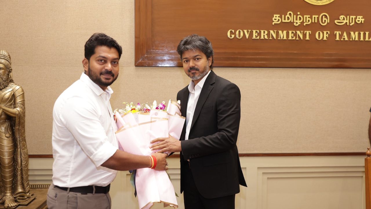 முதலமைச்சர் விஜய் உடன் பிரபு
