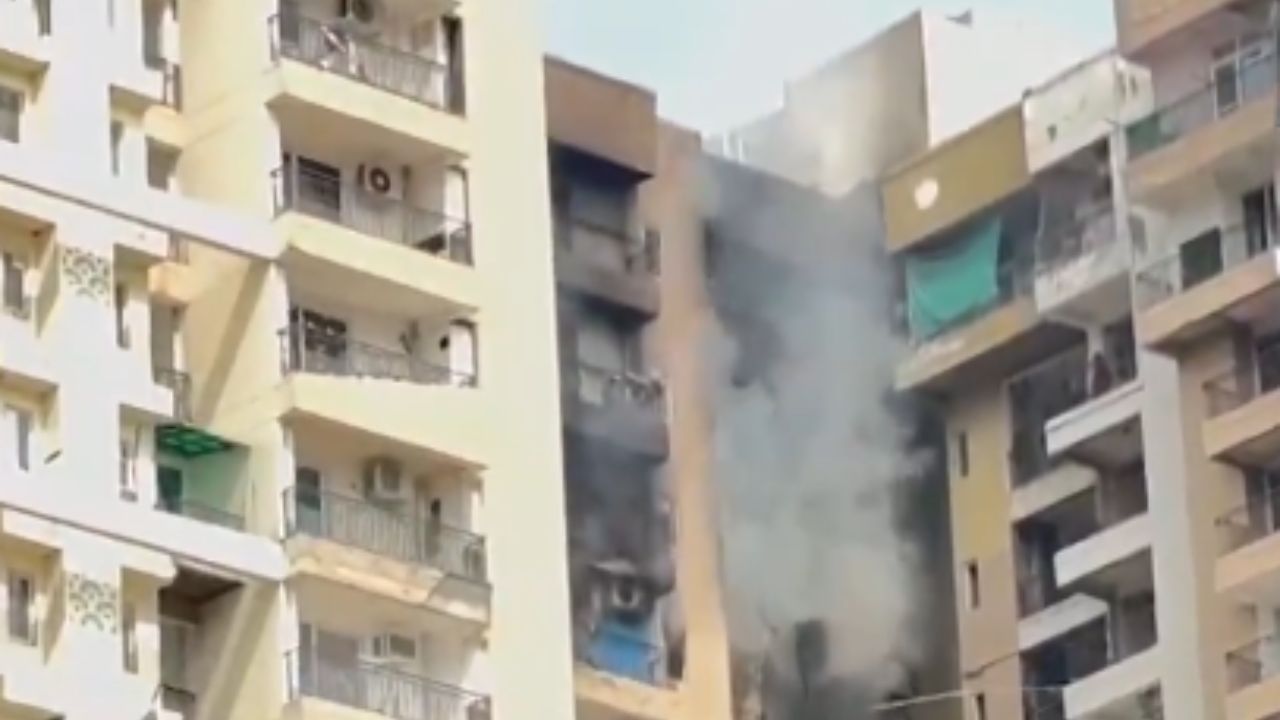 Fire at Noida Housing Society