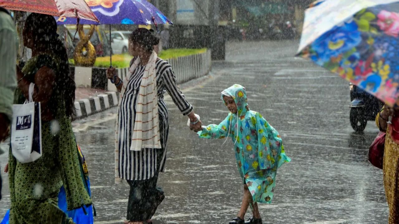 Heavy Rain Batters Maharashtra