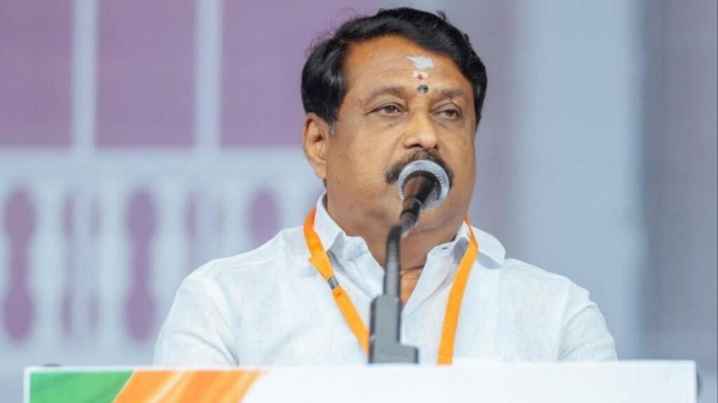 Nainar Nagendran Greets Annamalai