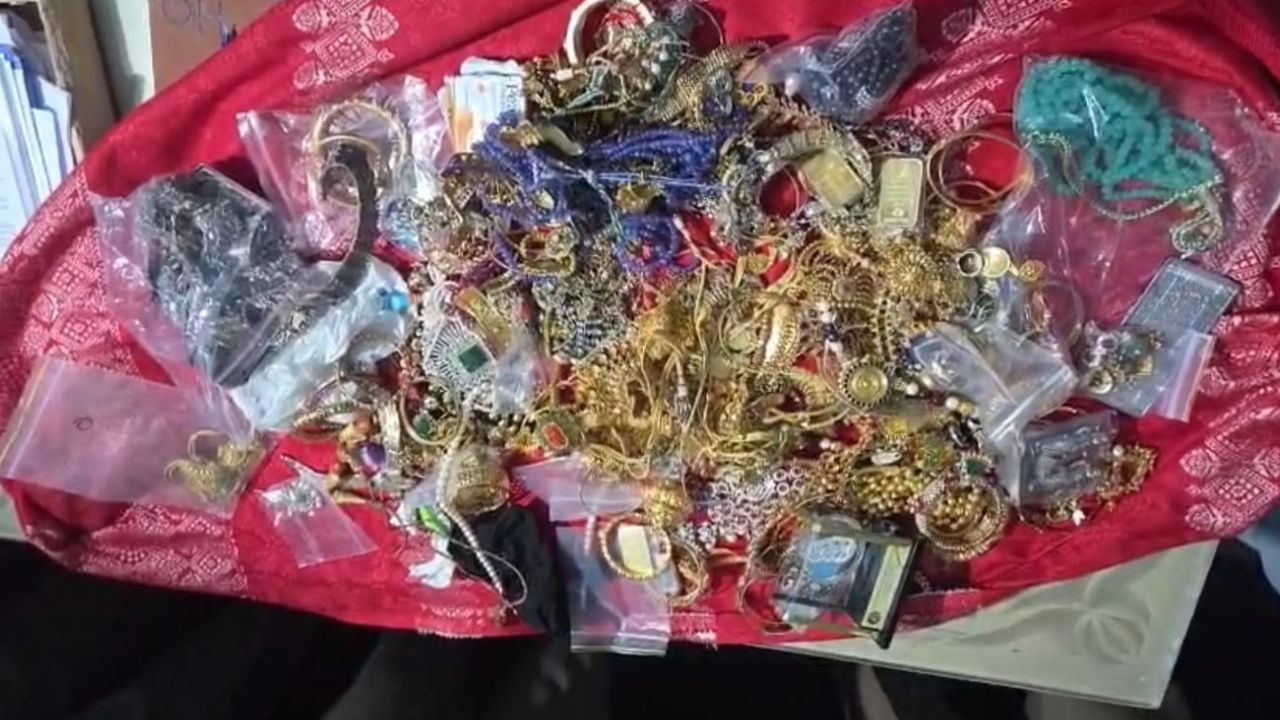 Gold theft shock in Hyderabad