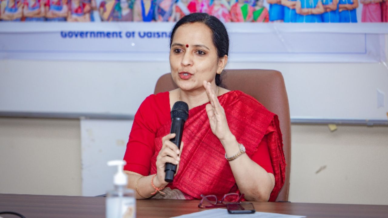 அரசியலில் குதித்தார் வி.கே. பாண்டியன் மனைவி.. ஒடிசாவில் பரபரப்பு