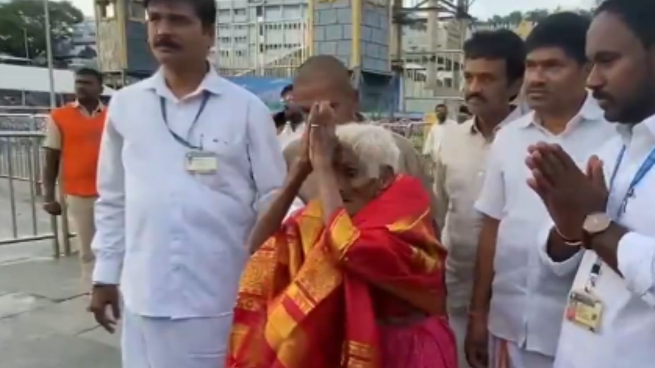 116-Year-Old Climbs Tirupati Steps