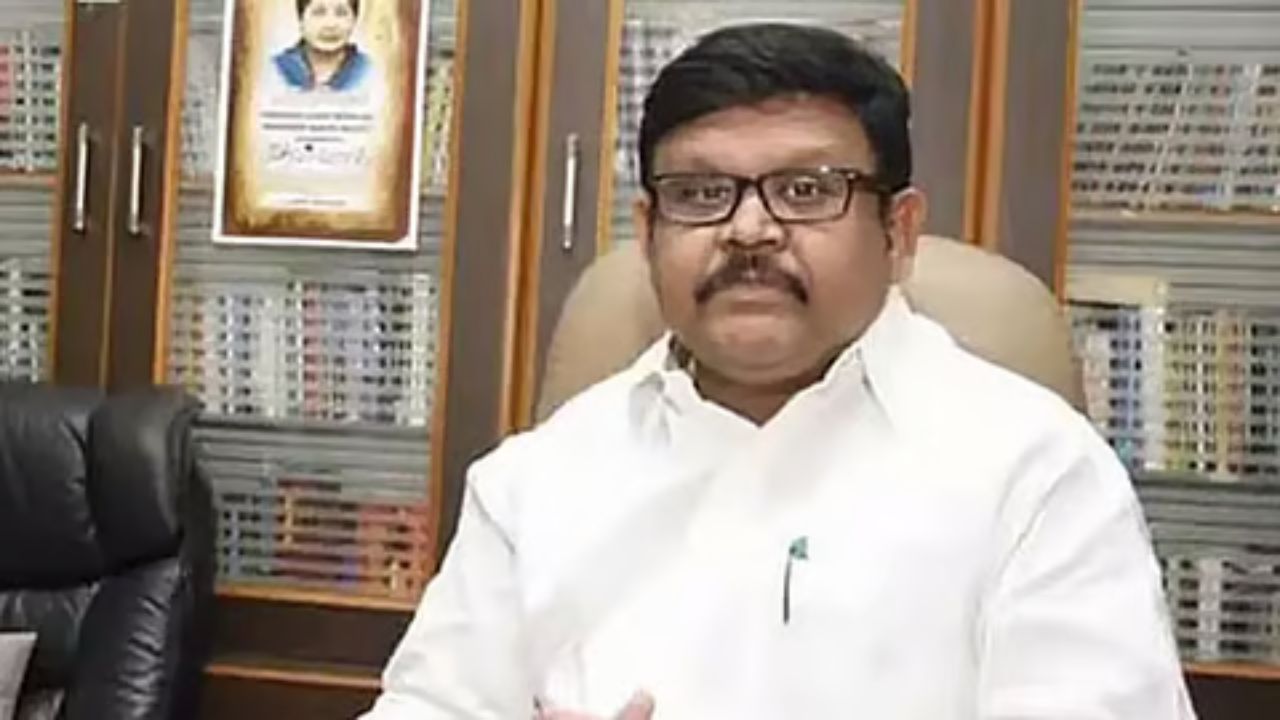 Vaigai Selvan Quits AIADMK