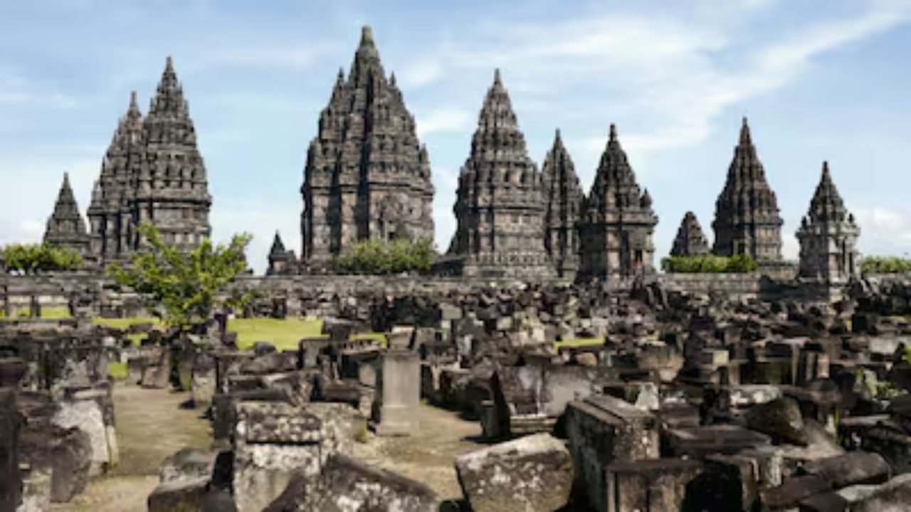 India to Restore Prambanan Temple
