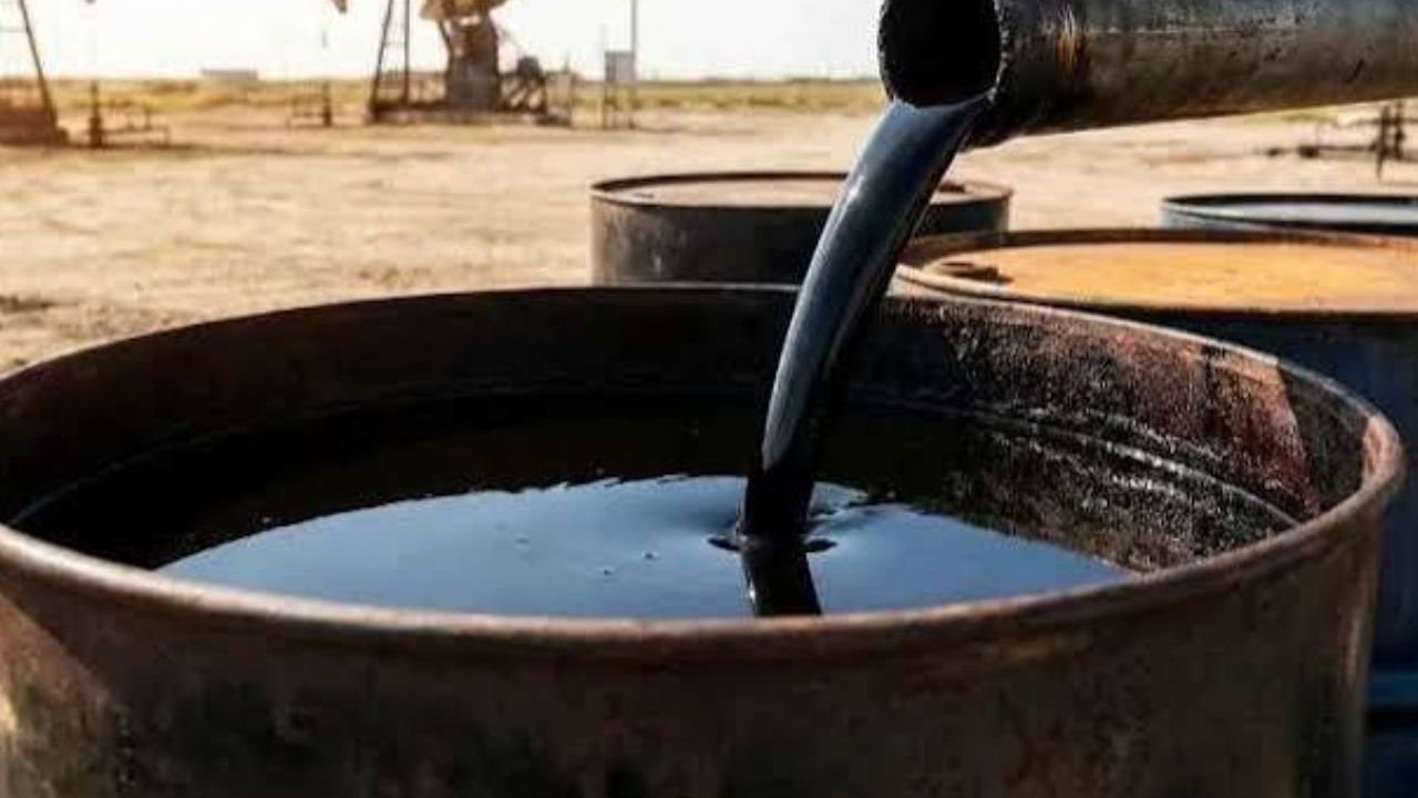 Crude Oil Rises 1%