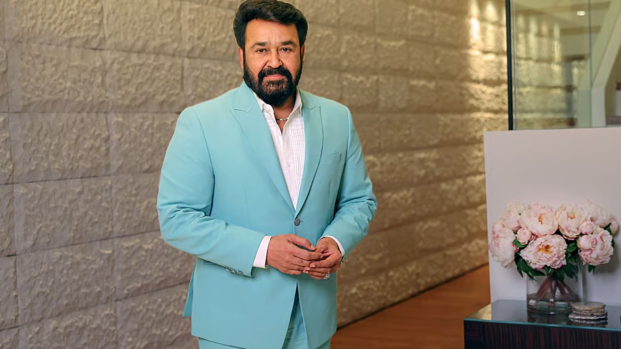 Mohanlal Apologises to Fans