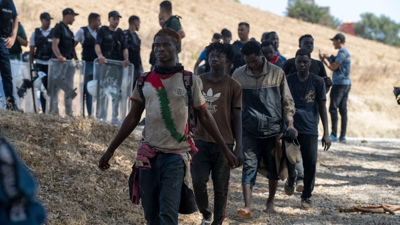 300 Refugees Arrested